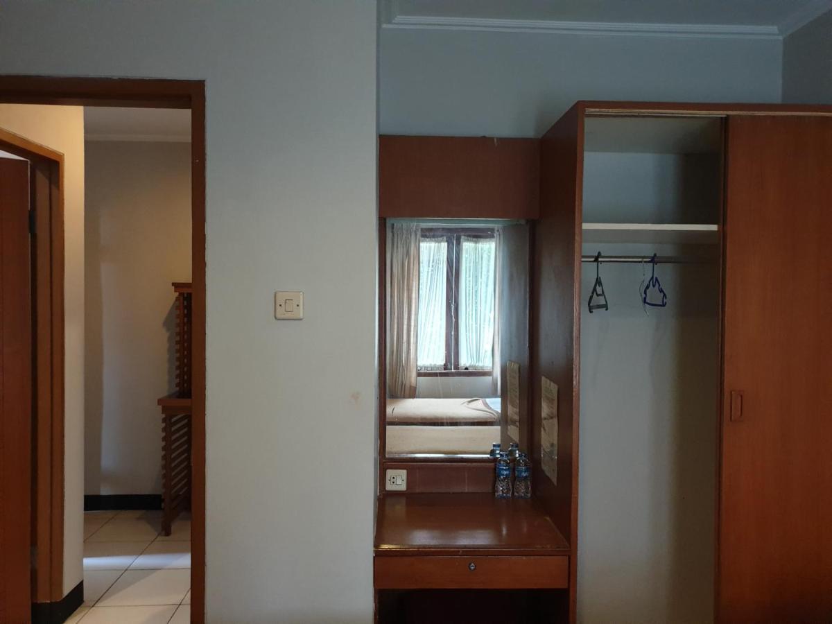 Yehezkiel Hotel Lembang Mitra Reddoorz Exteriér fotografie