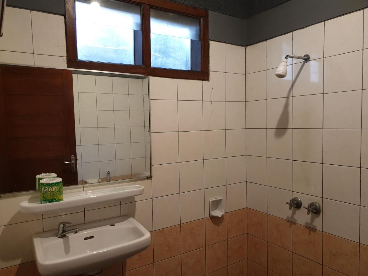 Yehezkiel Hotel Lembang Mitra Reddoorz Exteriér fotografie