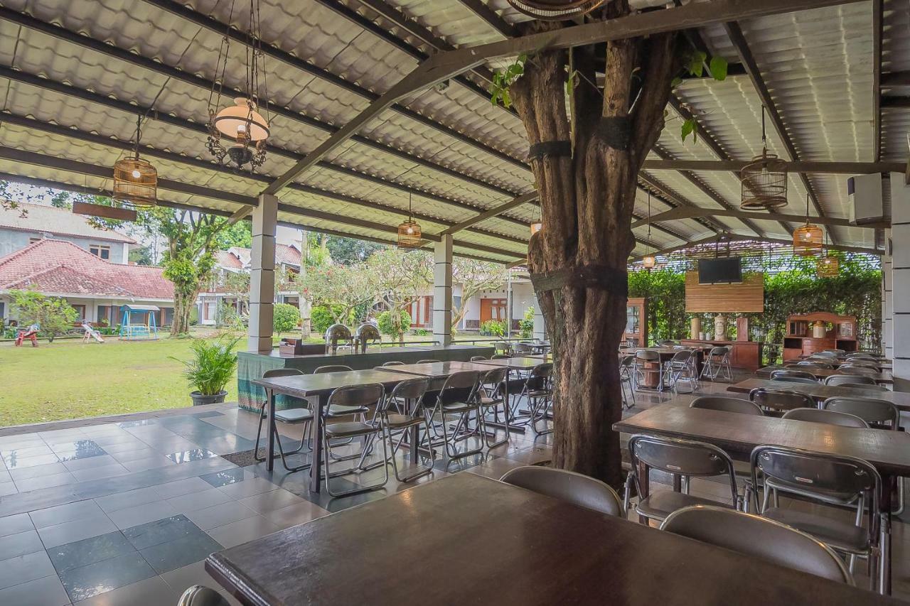Yehezkiel Hotel Lembang Mitra Reddoorz Exteriér fotografie