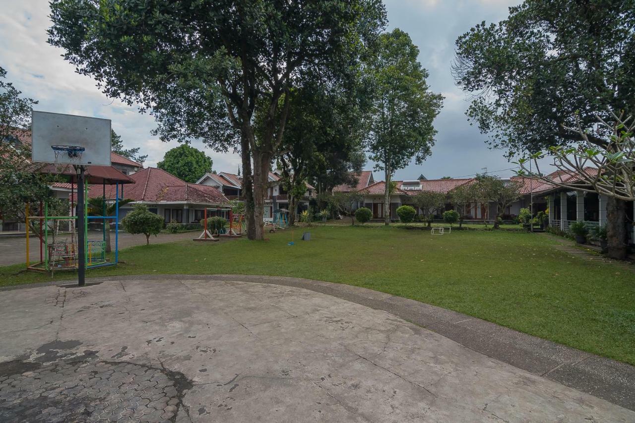 Yehezkiel Hotel Lembang Mitra Reddoorz Exteriér fotografie