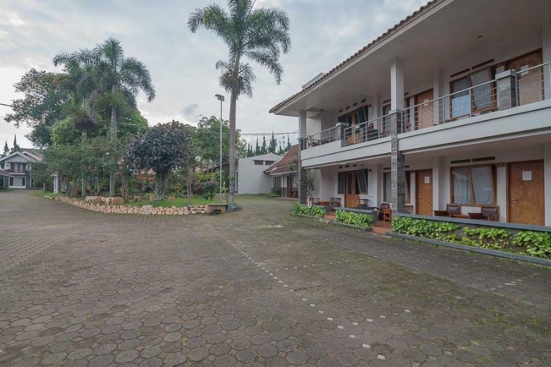 Yehezkiel Hotel Lembang Mitra Reddoorz Exteriér fotografie